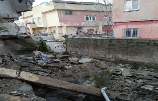 Siirt te metruk binada çökme: 3 çocuk yaralı!