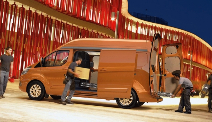 Ford Transit Custom dan 5 bin 600 TL indirim! İşte 2022 Mart fiyat listesi...