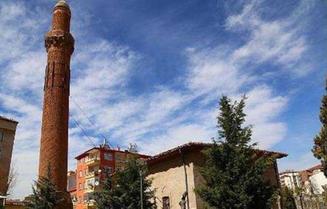 İşte Selçuklu dönemine ait Pisa Kuleleri!