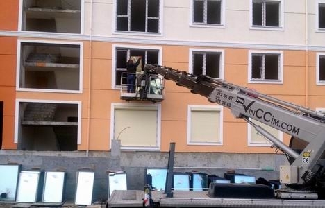 Acunkentli müteahhit oldu, AVM yi de bitirdi!