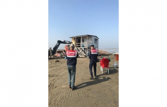 Adana daki 63 baraka yıkıldı!