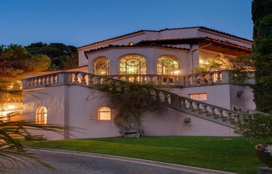 Kirstie Alley Los Angeles taki evini 12 milyon dolara satıyor!