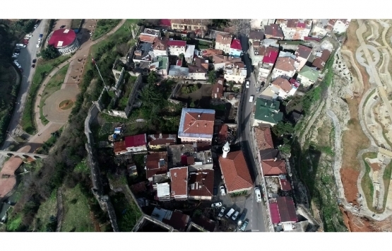 Trabzon Kalesi ve surları yapılaşma nedeniyle tehdit altında!