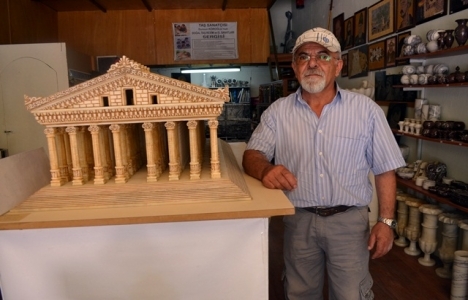 Dursun Köroğlu dünyanın harikalarını mermerde canlandırıyor!