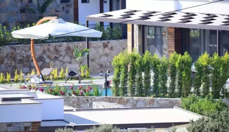 Burak Özçivit ve Fahriye Evcen Bodrum dan 4 milyon 250 bin dolara villa satın aldı!