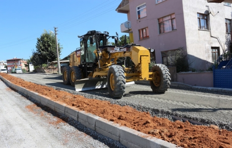 Akçakoca Belediyesi yol ve peysaj düzenlemesi yapıyor!