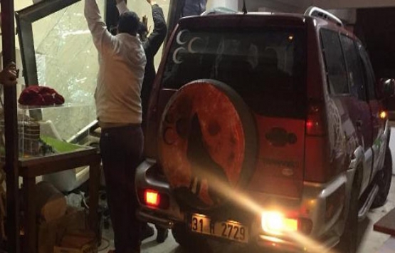 Davalık olduğu inşaatçının ofisine arazi aracıyla daldı!