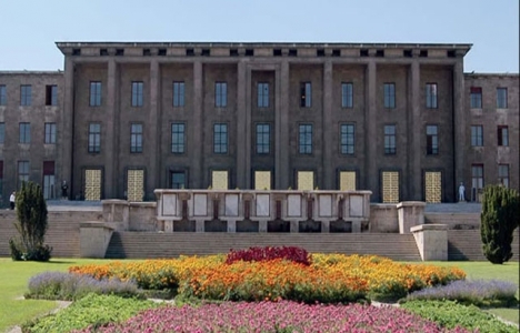 TBMM ana binasında yapılan tadilatlar mecliste konu oldu!