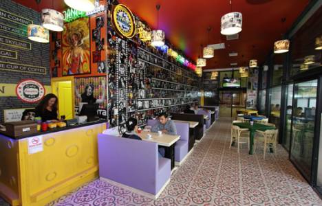 Big Yellow Taxı Benzin Cafe 45. şubesini İzmir'de açıyor!