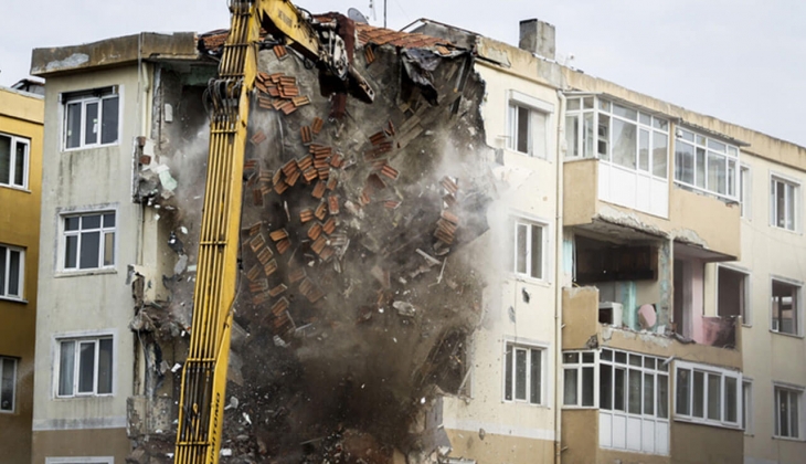 İstanbul daki 48 yıllık Çınar Sitesi nde yıkım başladı!