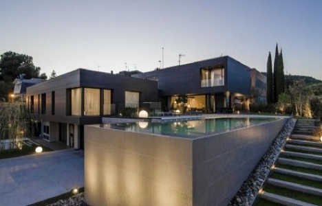 İşte Arda Turan ın Barcelona daki malikanesi!