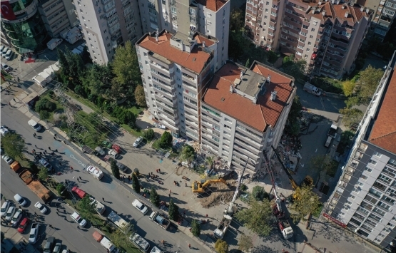 İzmir Bayraklı'da yıkılan Yılmaz Erbek Apartmanı havadan görüntülendi!