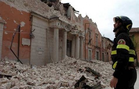 İtalya'da depremi bilmeyen uzmanlara beraat!