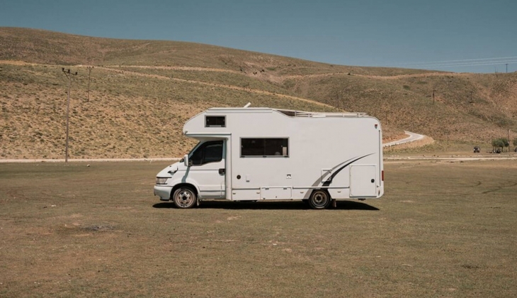 Ev kiralarından kaçan karavana yöneldi! Artık 12 ay karavanda yaşanıyor!