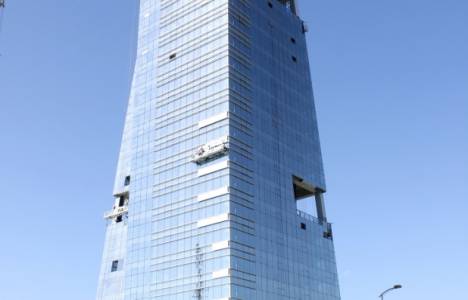 Bayraklı'daki gökdelen planları sil baştan!