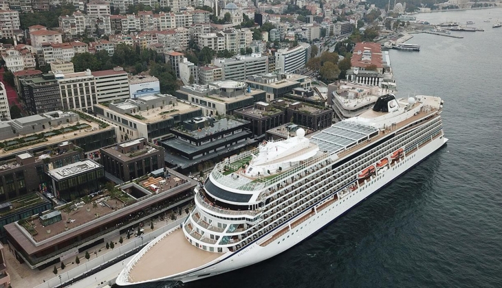 Lüks otel Karaköy sahilini işgal etti! Vatandaşın yürüyeceği yere havuz yapıldı!