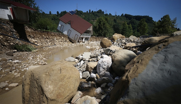 Isparta'da heyelan nedeniyle 64 daire boşaltıldı! 