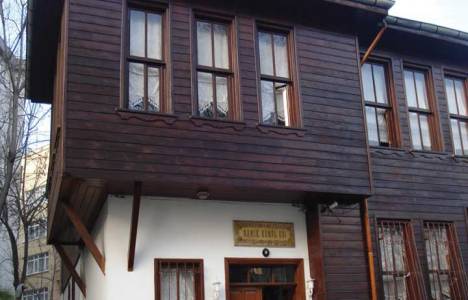 Namık Kemal adına yapılan ve aslına uygun döşenen temsili ev, müze olarak kullanılıyor!