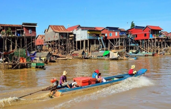 Yüzen evler mi yüzen hayaller mi?