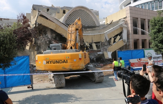 Bolu Belediyesi ana hizmet binası yıkılıyor!
