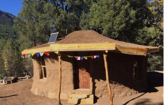 Bin 500 TL ye çamurdan ev yaptılar!