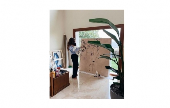 Gamze Erçel’in iki katlı cam evi!