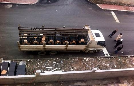 Acunkentli müteahhit oldu, AVM yi de bitirdi!