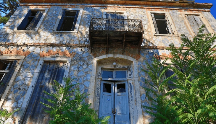 Atatürk ün İzmir deki evi çürümeye terk edildi! 17 yıldır bir çivi dahi çakılmadı!