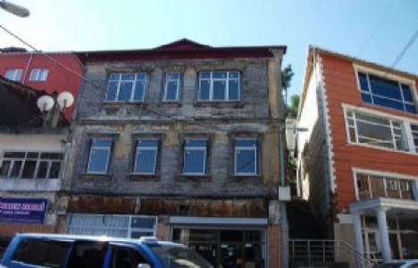 Giresun Tirebolu’daki tarihi evler çöküyor!