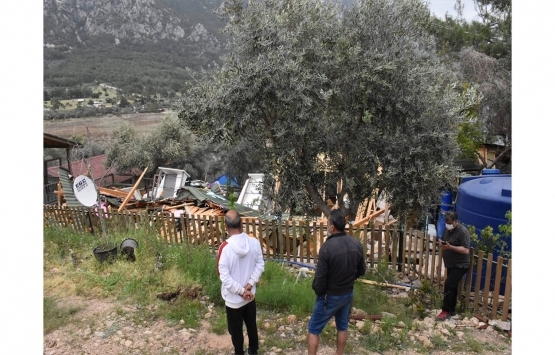 Muğla Akbük Koyu nda kaçak yapılar yıkılıyor!