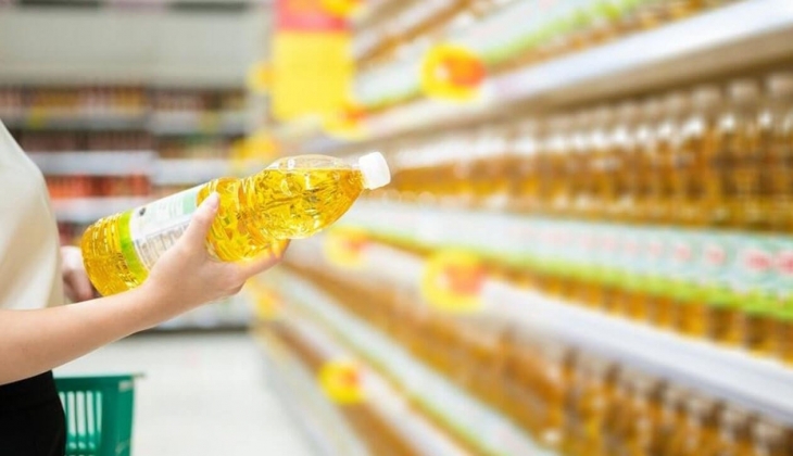 Ayçiçek yağına peş peşe indirimler geliyor! Carrefour un bu fiyatını duyan önünde kuyruk oluşturacak