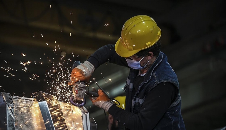 Türkiye ekonomisi hız kesmiyor! Üst üste 9 çeyrek büyüdü! 