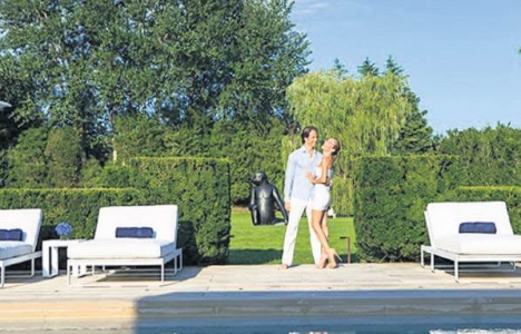 Seren Ceylan- Michael Shvo çifti New York taki evinin kapılarını açtı!