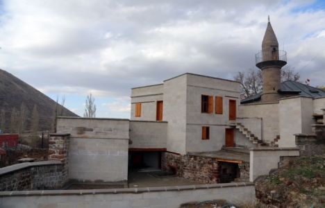 Kayseri Talas'daki yıkık dökük binalar ayağa kaldırılıyor!