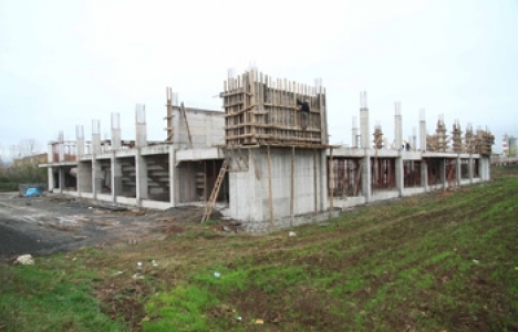 Başiskele spor salonunda inşaat çalışmaları devam ediyor!