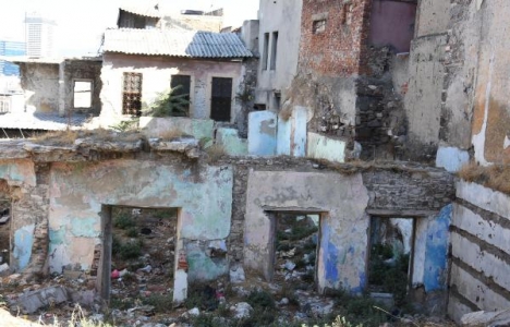 Eski İzmir Evleri onarılmayı bekliyor!