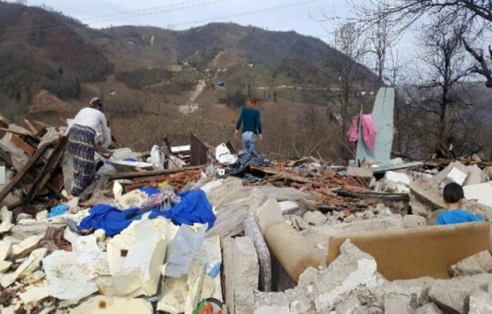 Trabzon da akılalmaz olay! Doktora gitti, evi yıkıldı!