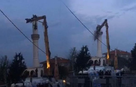 Üsküdar'da yapı kayıt belgesi verilen cami yıkıldı!