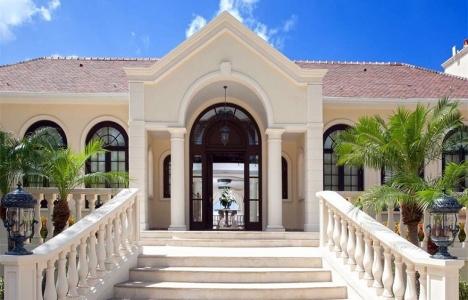 Donald Trump ın St.Martin deki evi zararına satılıyor!