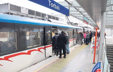 İZBAN Torbalı metrosunu ilk gün 5 bin kişi kullandı!
