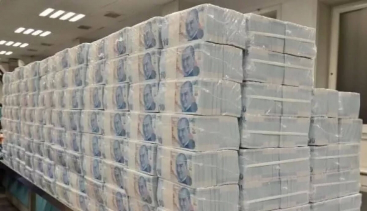 Hazinede dev borçlanma! 2 ihalede toplam...