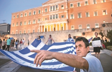 Yatırımcılar Yunanistan'dan uzak durmalı!