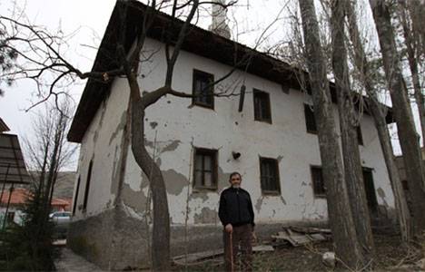 Recep Kıyak: 400 yıllık Kutuören Cami ibadete açılmalı!