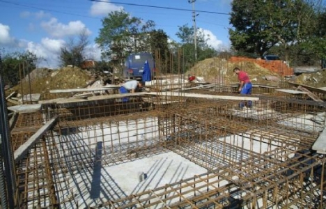 Evi yanan aileye Kocaeli Belediyesi'nden yeni ev!