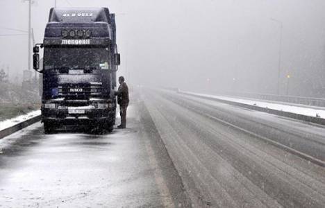 D 100 Karayolu'nun Ankara istikameti trafiğe kapandı!