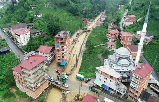 Rize de çok tartışılan 7 katlı bina yıkılıyor!