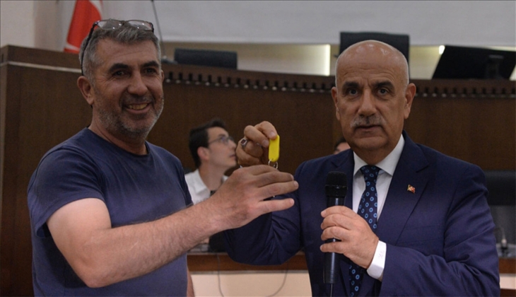 Kahramanmaraş'taki konteyner dükkanların anahtarları teslim edildi!