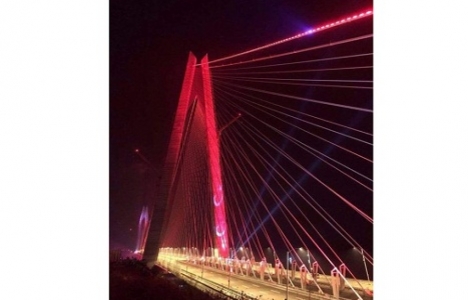 Yavuz Sultan Selim Köprüsü'nü 11 endüstriyel dağcı ışıklandırıyor!