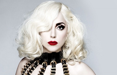 Lady Gaga Malibu'dan ev aldı!