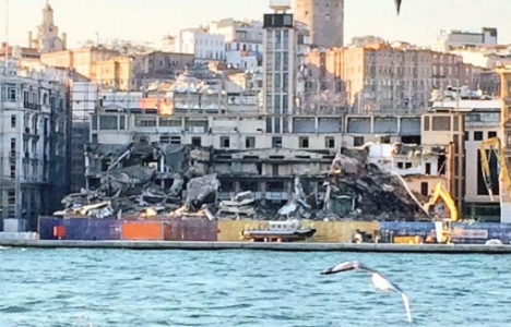 Mimarlar Odası'ndan Karaköy Yolcu Salonu'nun yıkımına tepki!